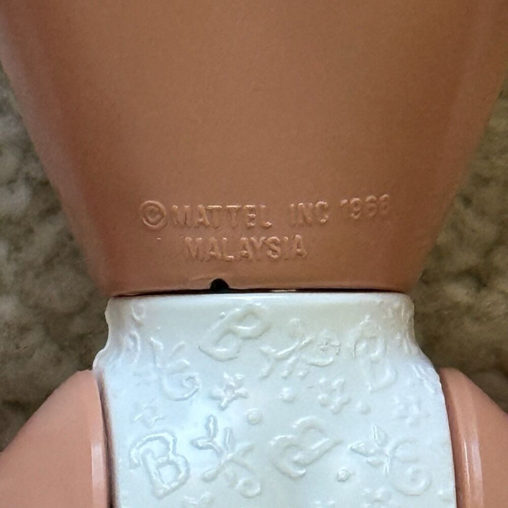 VNTG 1996 - Share A Smile Barbie Doll #17247 Mattel Special Edition Daisy Flower - Picture 9 of 11